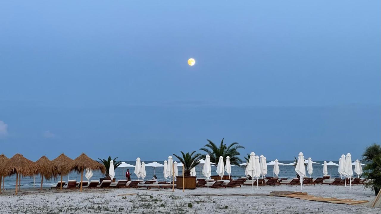 Seaview Deluxe Double Studio - Beachfront Resort นาโวดาริ ภายนอก รูปภาพ